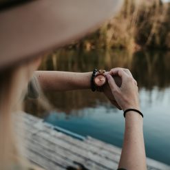 Dámské dřevěné hodinky Mirri Zebrano na ruce